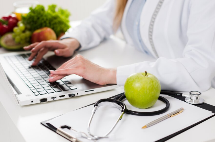 Consulta nutricional: por que investir na sua saúde hoje evita doenças amanhã